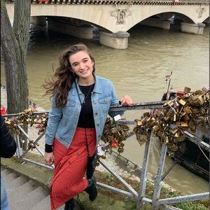 Meet your Posher, Daphne